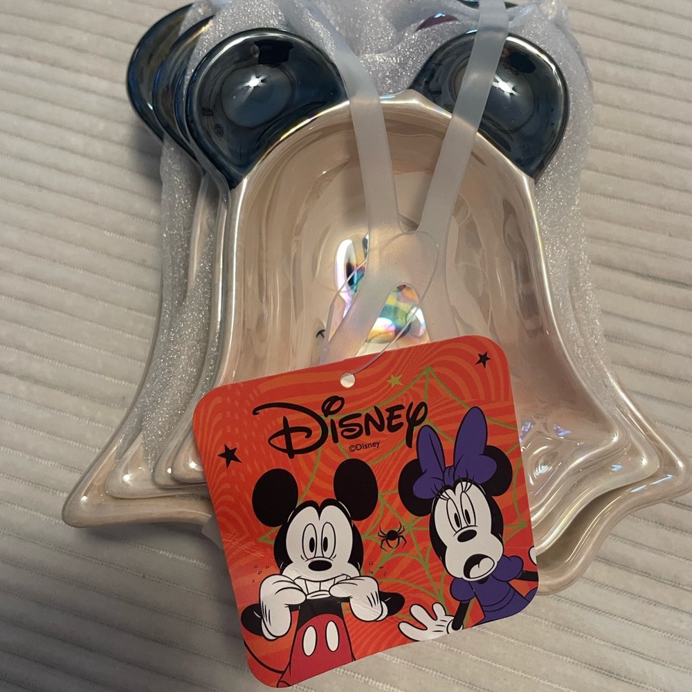Disney - Picture 7 of 9